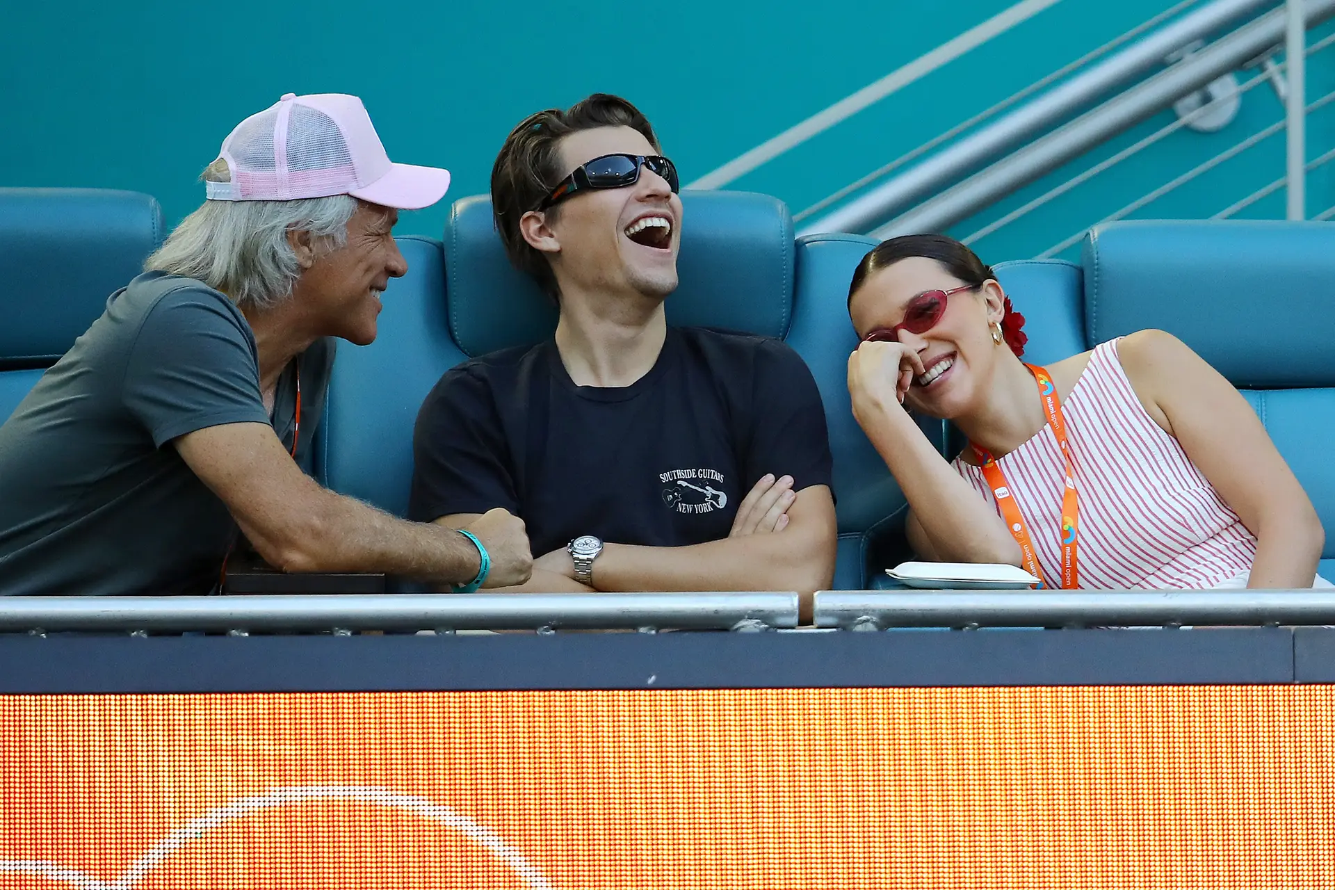 Millie Bobby Brown e Jake Bongiovi adotaram uma bebé: Jon Bon Jovi já é avô