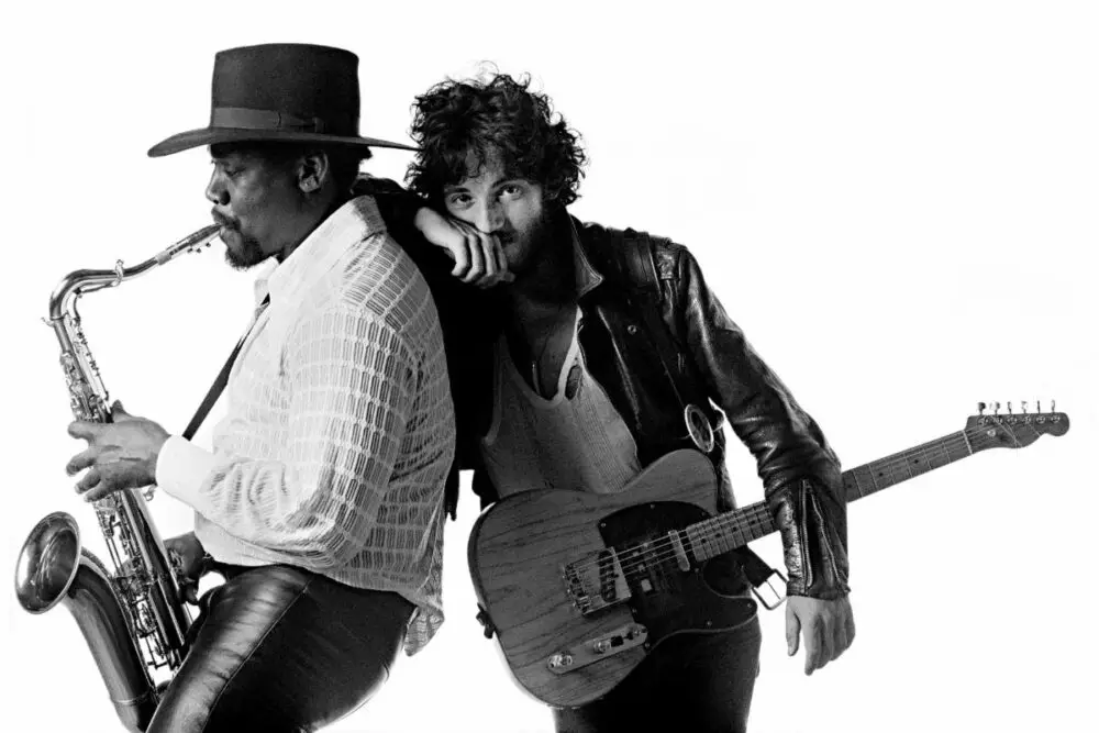 Bruce Springsteen lança canção inédita para celebrar o 50º aniversário de “Born to Run”: ouça ‘Lonely Night in the Park’