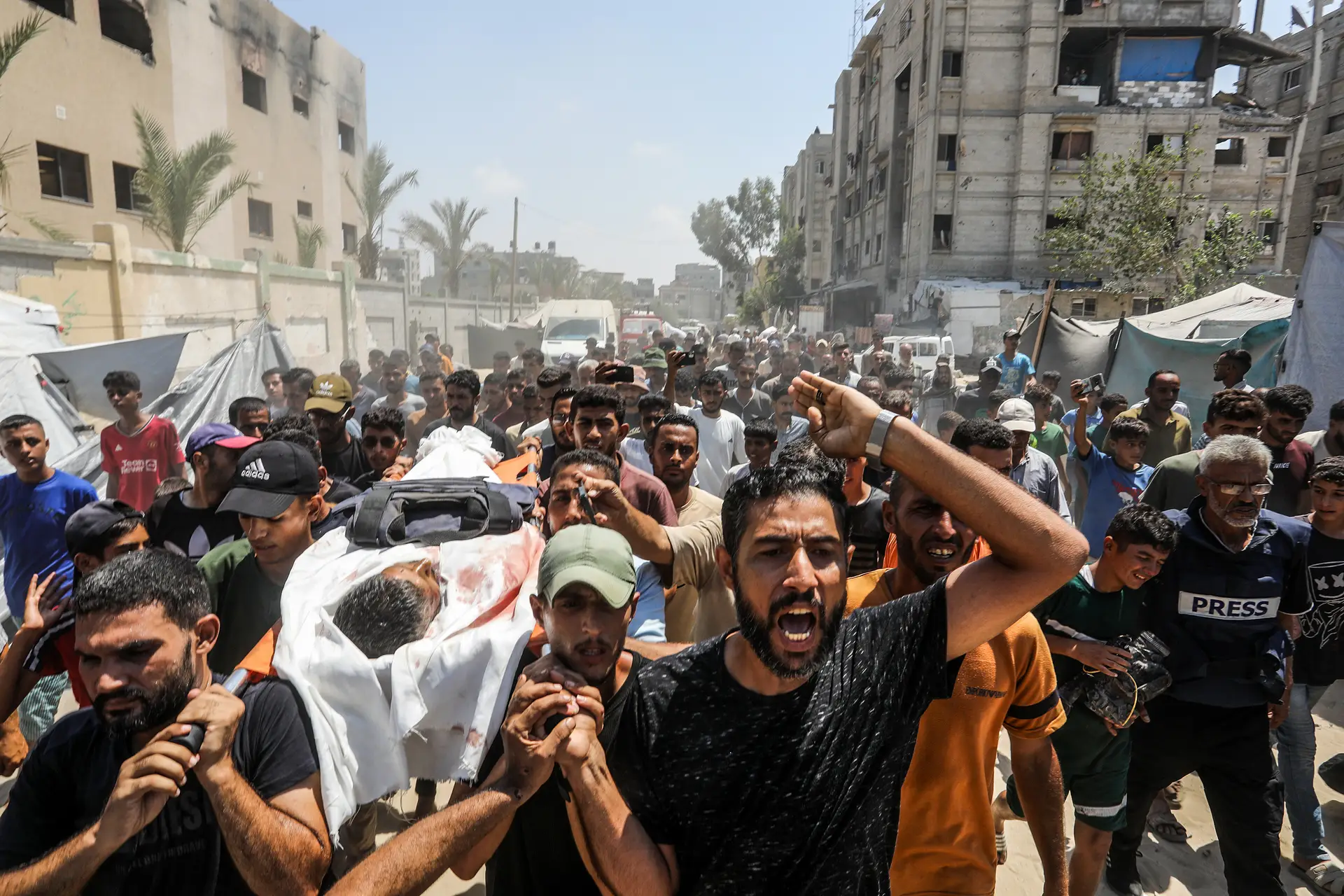 “Duplo ataque” a hospital em Gaza aumenta “choque” e indignação contra Israel: é uma “violação flagrante do direito internacional”