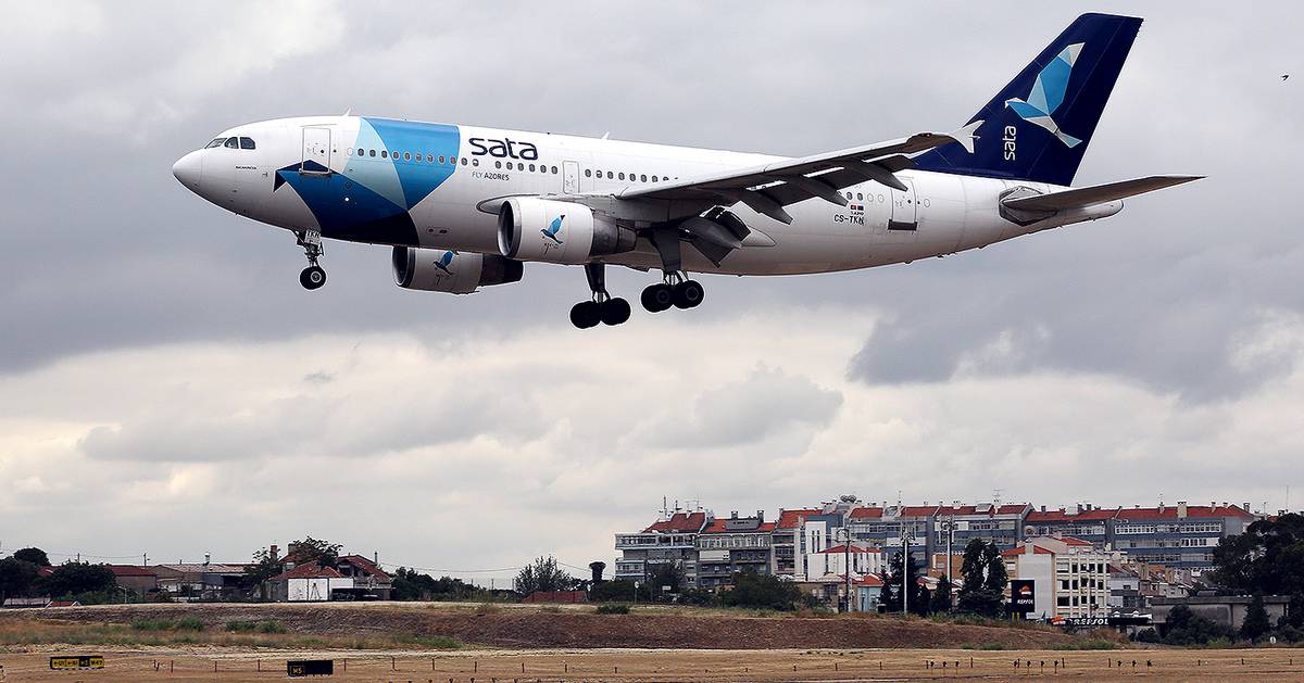 Eventual colapso da Azores Airlines terá "risco sistémico" e um impacto de 1,27 mil milhões de euros, alertam empresários