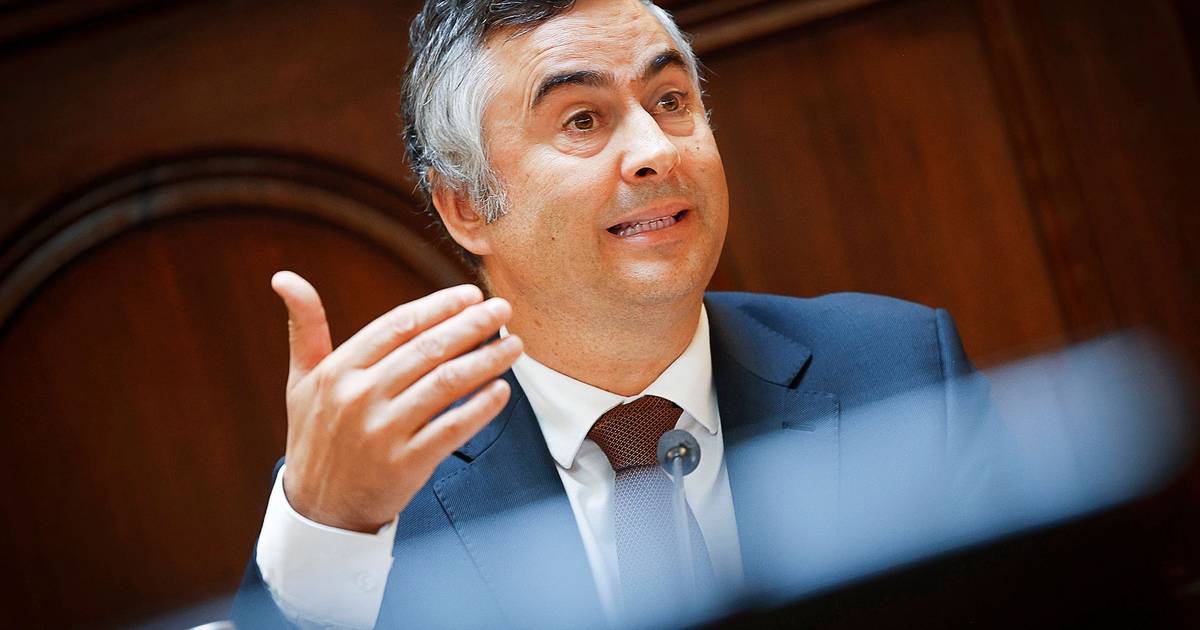 Ministro garante que em 98 ou 99% das escolas não haverá alunos sem professores