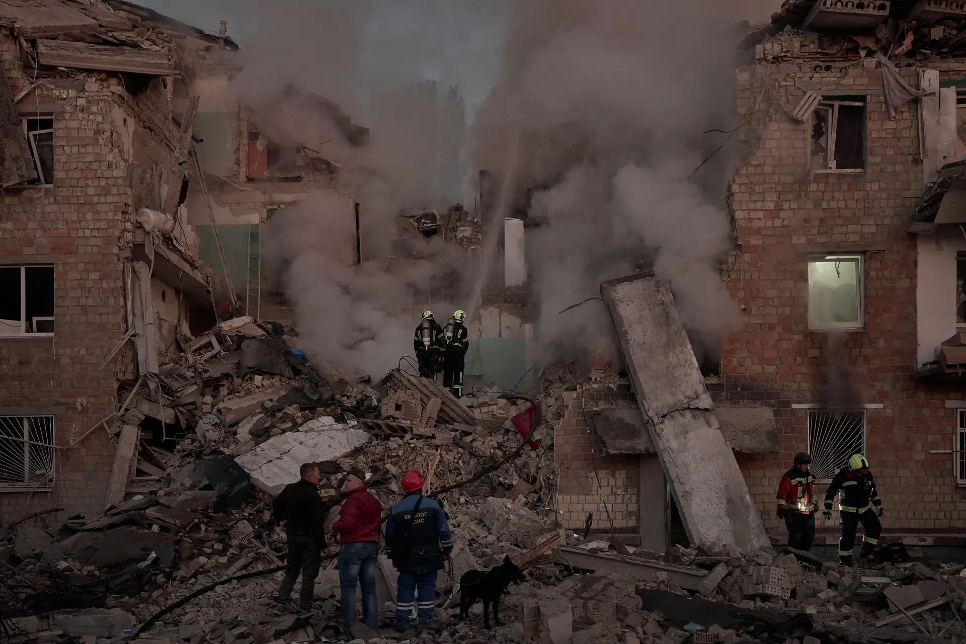Kiev é atingida por “ataque maciço” da Rússia e pelo menos quatro pessoas ficam feridas