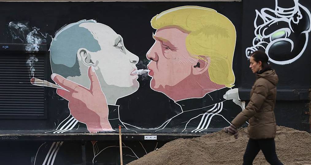 O fascínio de Trump por Putin em 50 citações: de “melhores amigos” num evento Miss Universo ao “louco” que não pára de atacar a Ucrânia