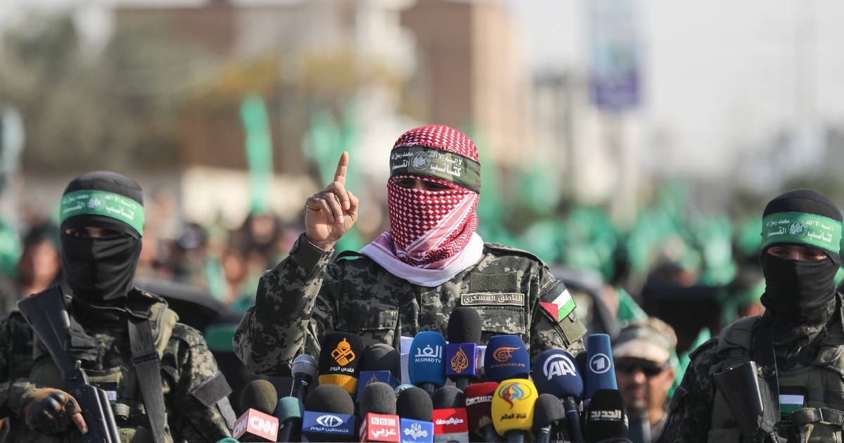 Hamas executa alegados “colaboradores” em praça pública para “meter medo a uma população revoltada”