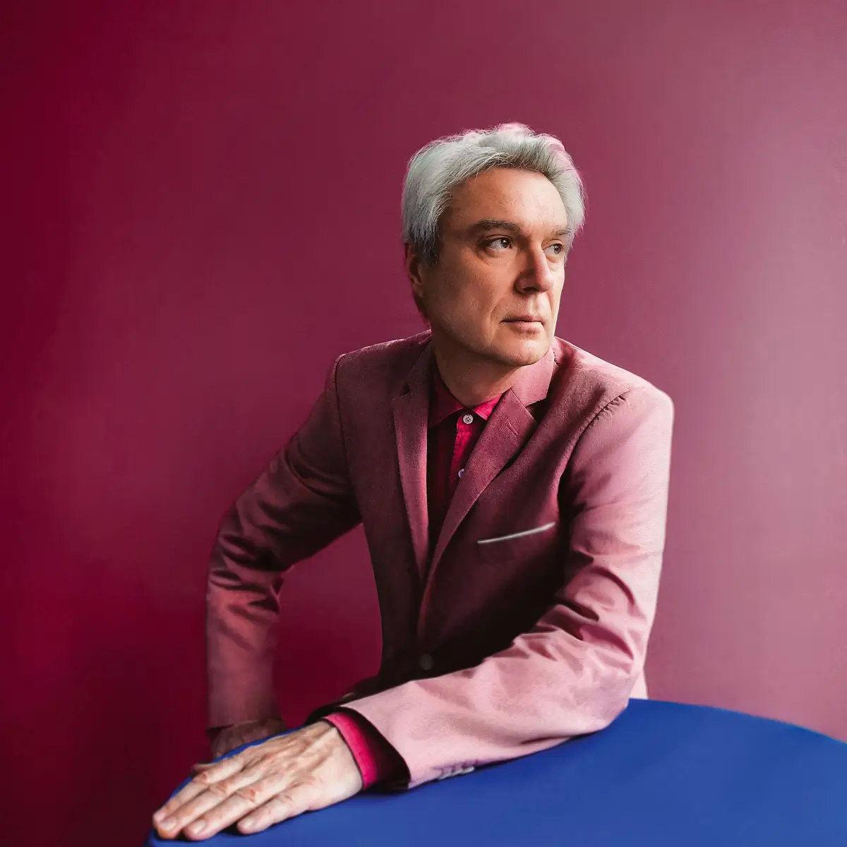 Já ouvimos o novo álbum de David Byrne: “Who Is the Sky?” é luz, é