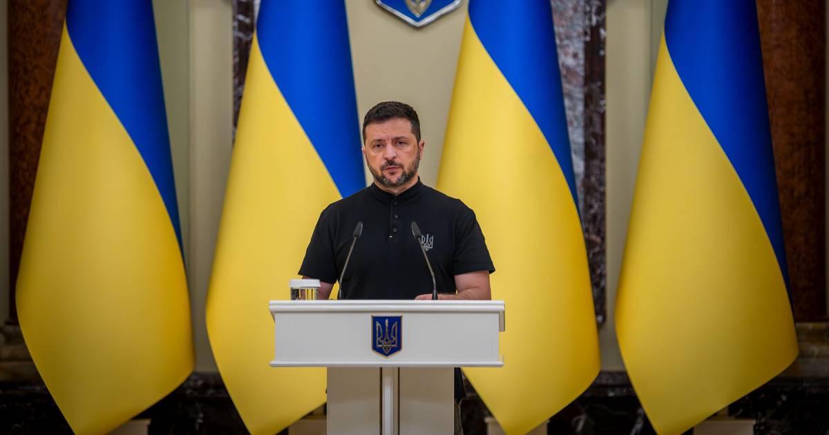Zelensky diz que Ucrânia recuperou entre 400 e 435 quilómetros de território no sul em mês e meio