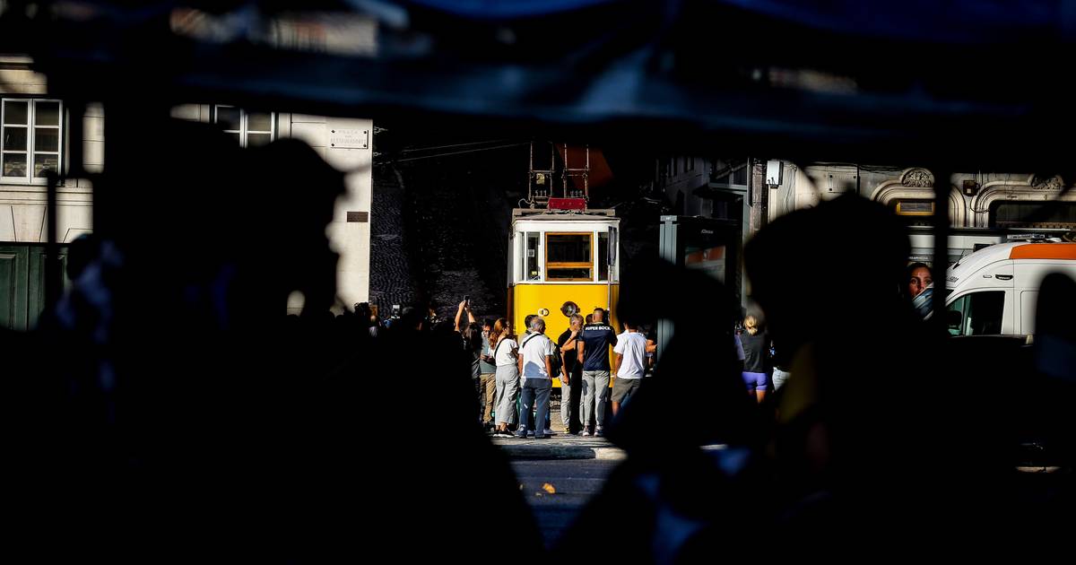 Incidente all'Ascensore della Glória: PS vuole Commissione Eventuale nell'Assemblea Comunale, il Comuneinaugura il memoriale