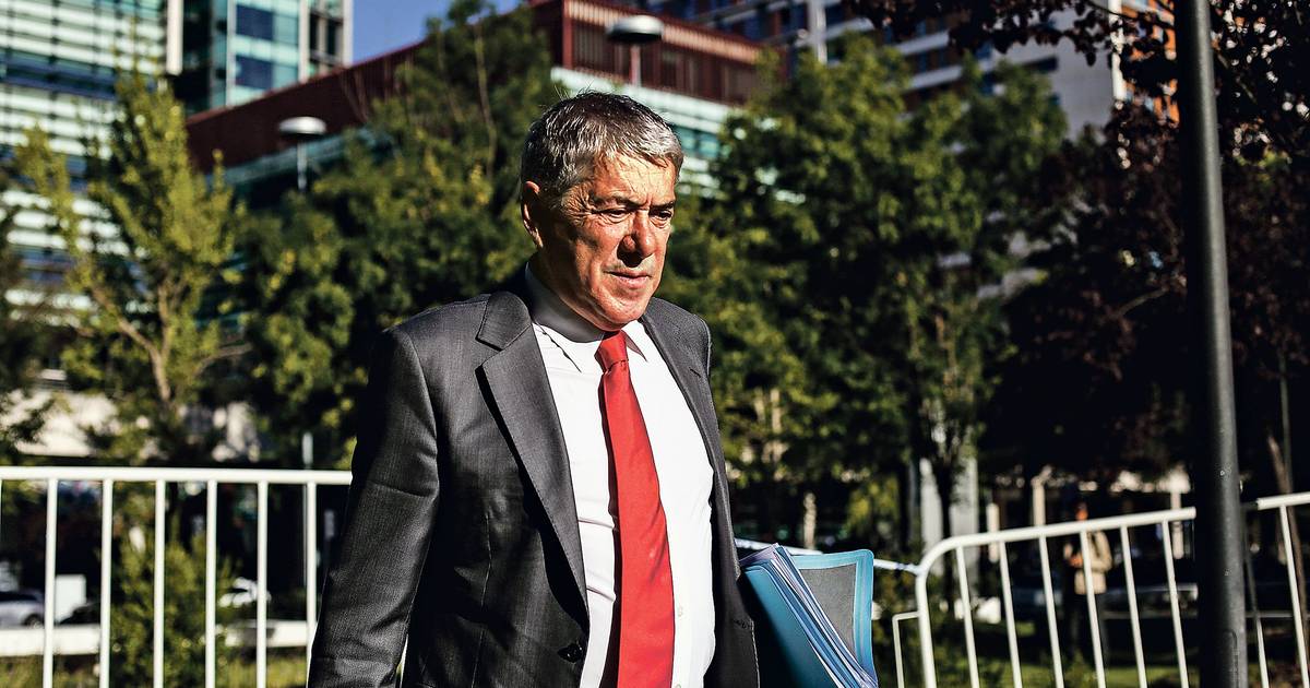 Operação Marquês: juíza suspende julgamento até que Sócrates escolha novo advogado