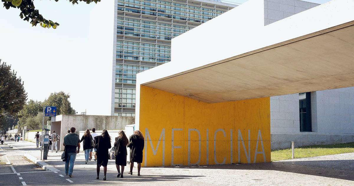 Ministro da Educação garante que nunca pressionou Reitor do Porto a admitir em Medicina alunos sem a nota mínima