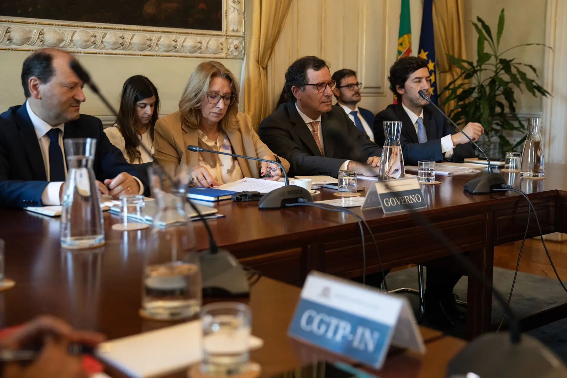 Sindicatos pedem mais de 6% de aumento