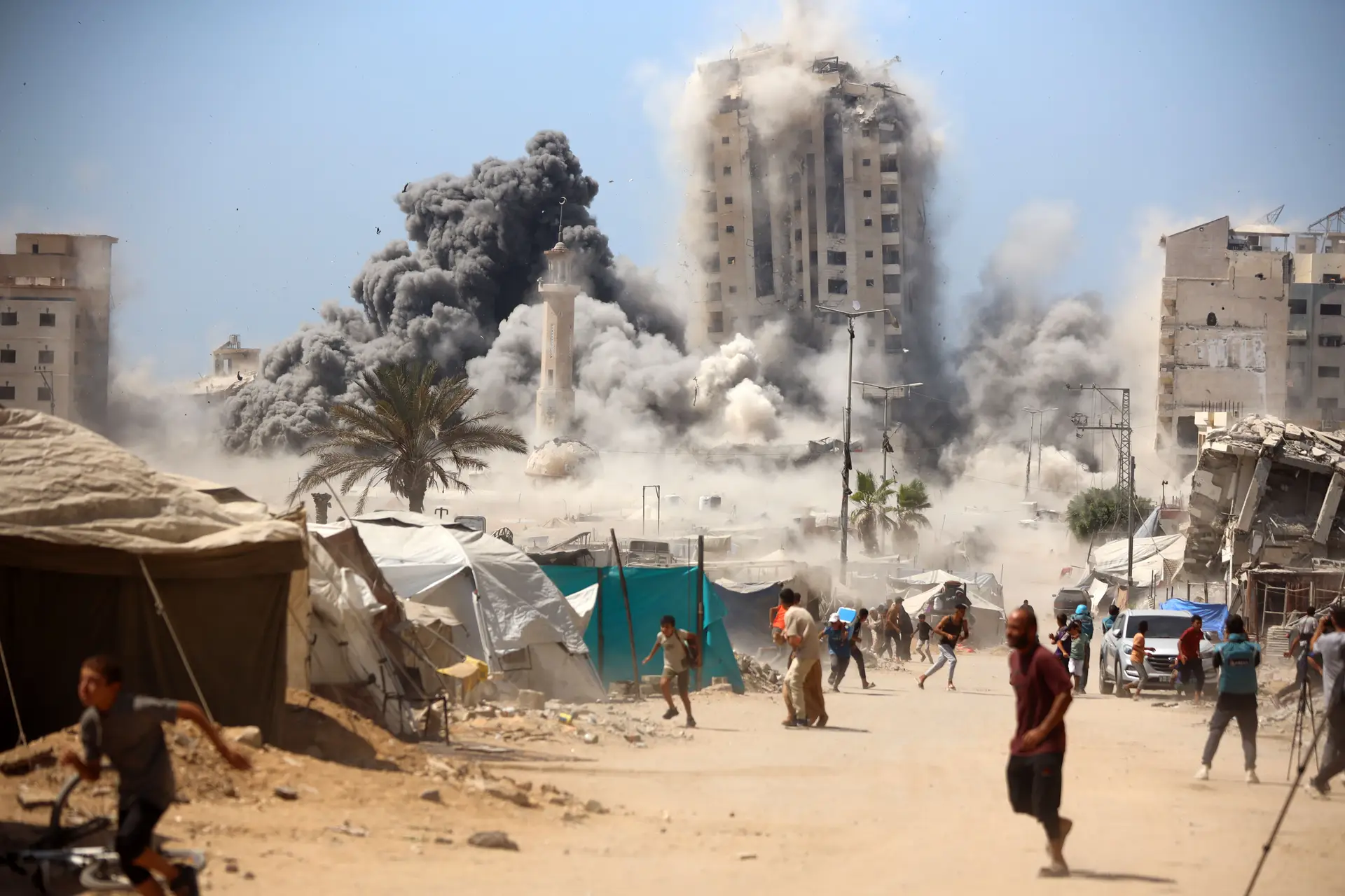 “O futuro é assustador”: começam a cair edifícios altos na Cidade de Gaza, onde vive um milhão de pessoas