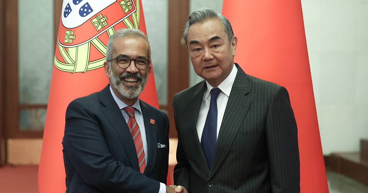 Paulo Rangel destaca "papel único" da China para "levar a Rússia a aceitar um cessar-fogo" na Ucrânia