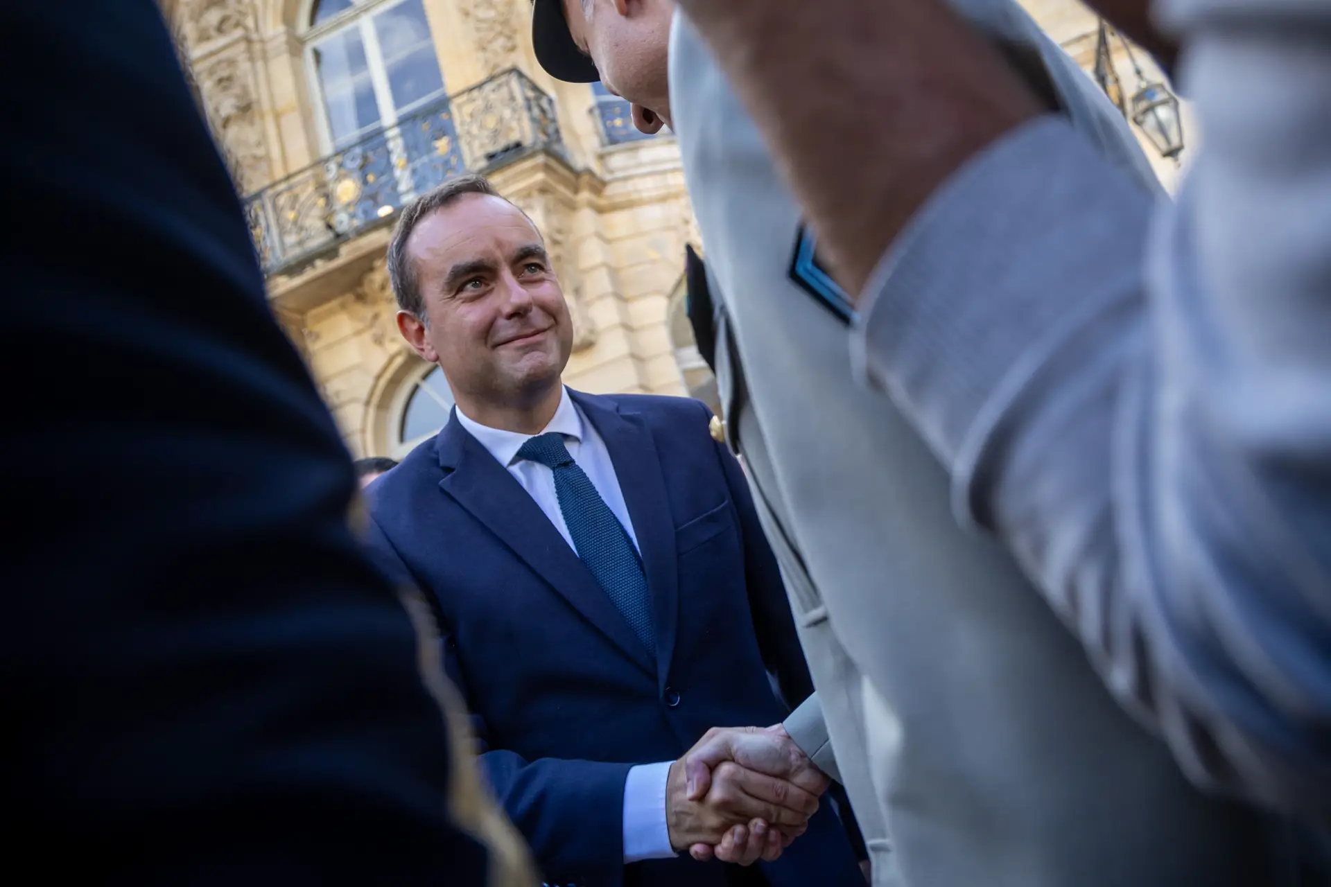 Sébastien Lecornu foi nomeado primeiro-ministro de França