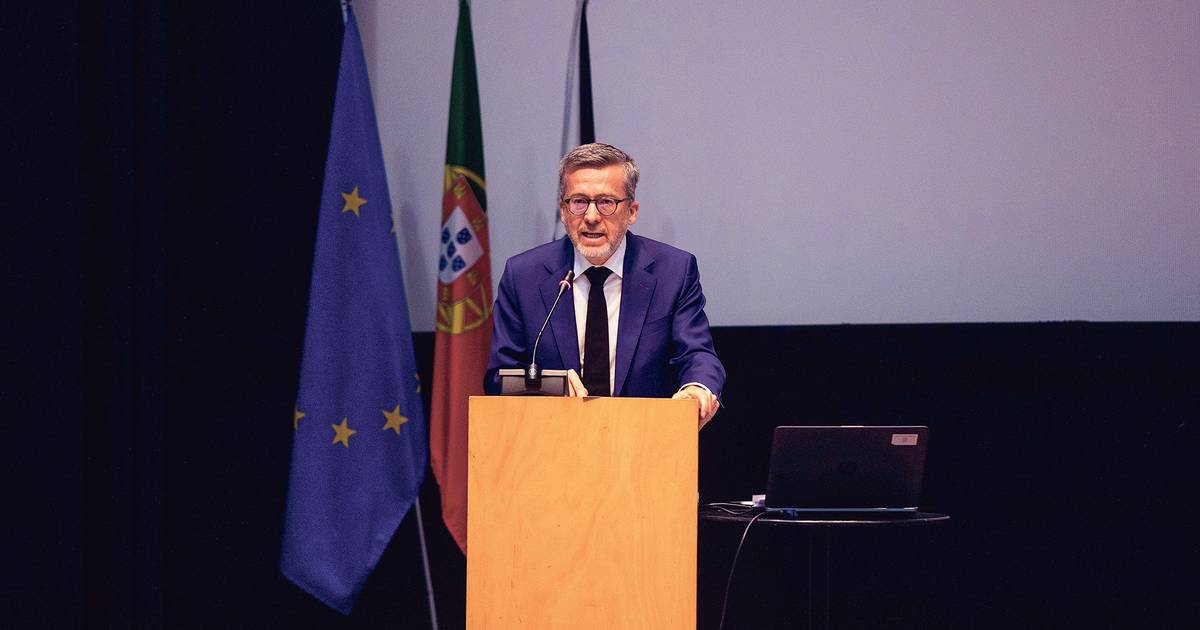 Moedas confronta PS com saldo positivo da Câmara de Lisboa e vê petição sobre 25 abril como "ataque político"