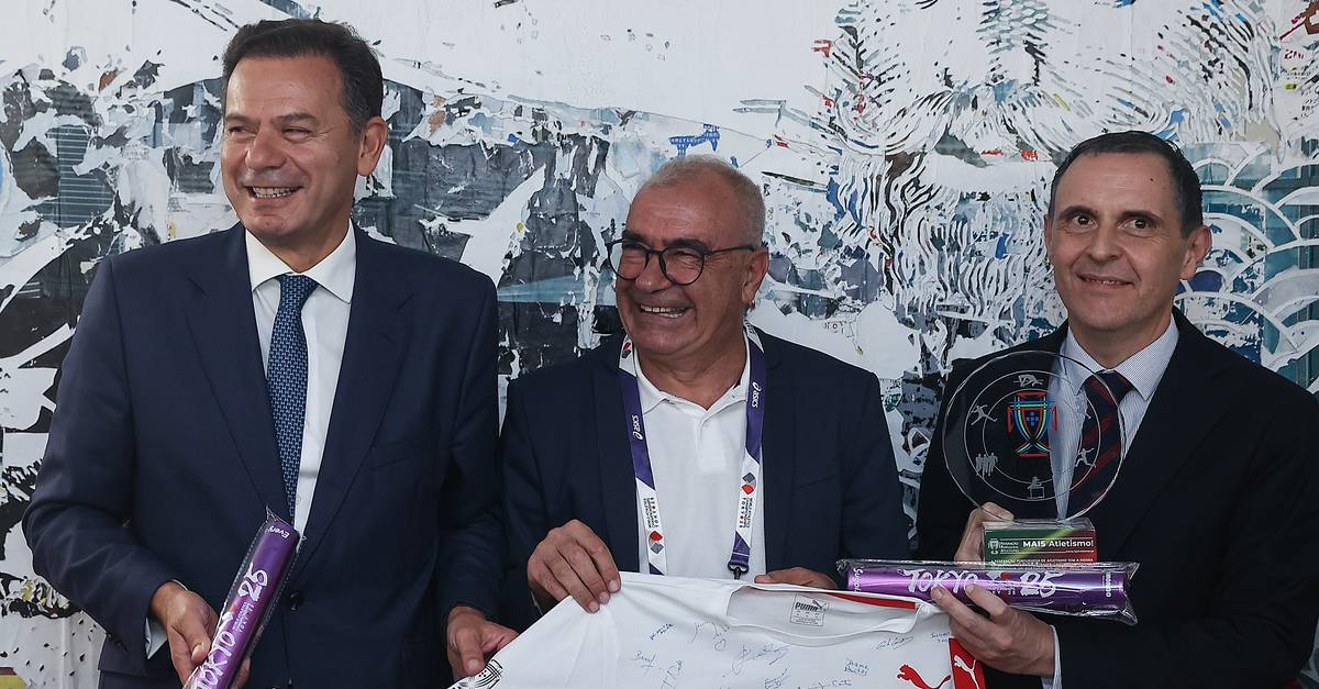 Montenegro, no Japão, promete acelerar TGV mas alerta contra quem "corre muito depressa" na política