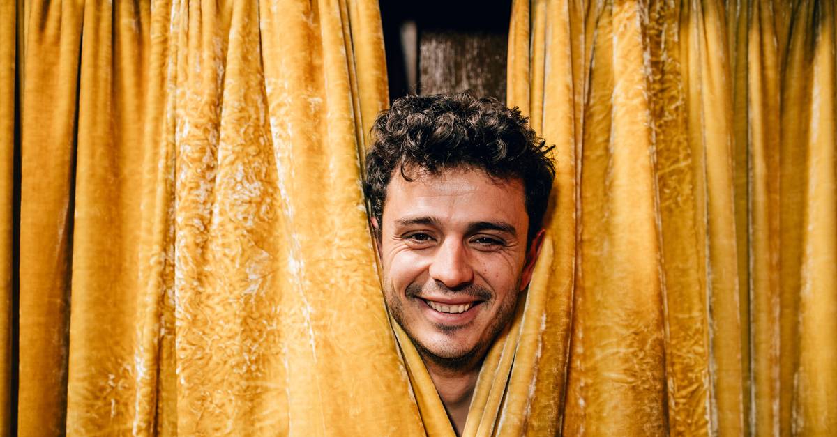 Pedro Leandro: “A minha avó portuguesa é das pessoas mais engraçadas que conheço, tem a personalidade de uma drag queen. O meu sentido de humor vem dela”