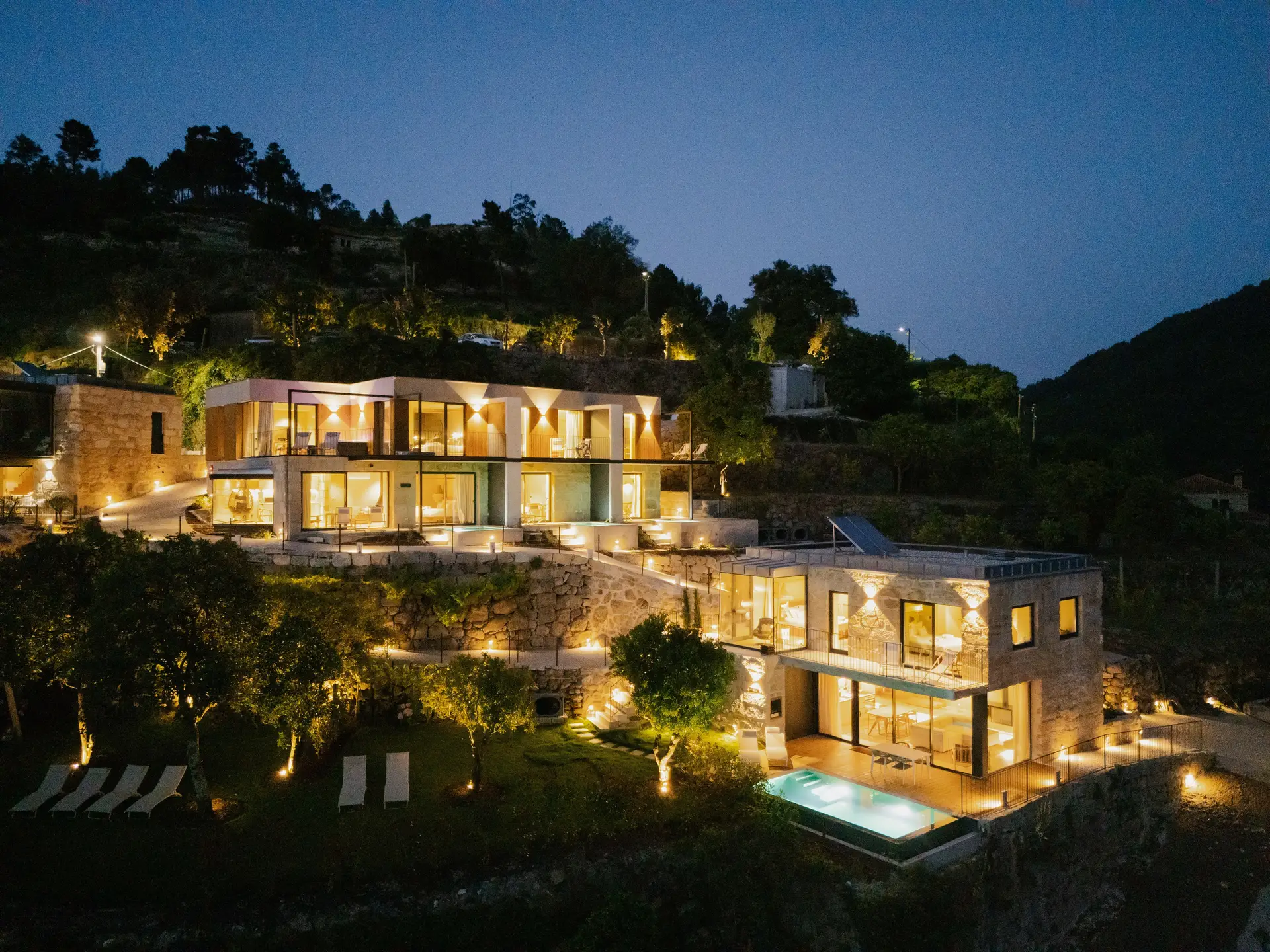 De uma aldeia abandonada nasce um hotel onde o luxo tem vista para o Douro