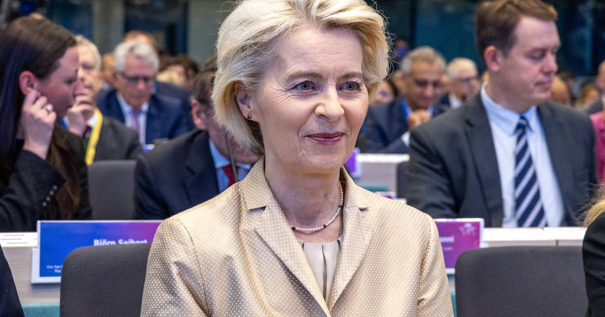Eurodeputados rejeitam duas moções de censura à Comissão Europeia, Von der Leyen agradece “forte apoio”
