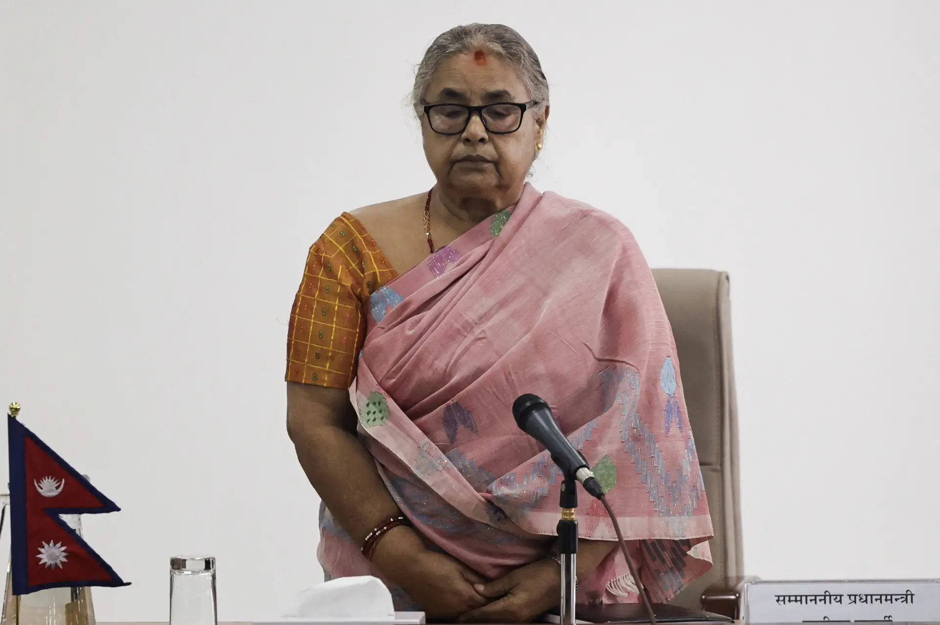 Sushila Karki é a primeira mulher a desempenhar o cargo de primeira-ministra no Nepal