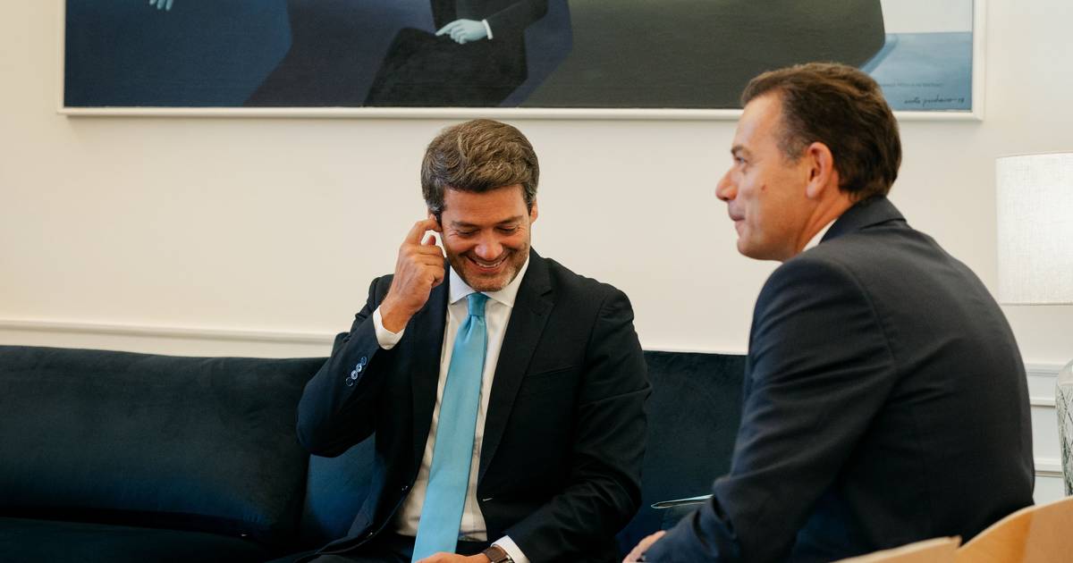 Ventura avisa Montenegro que manter Luís Neves significa "cumplicidade criminosa" do Governo