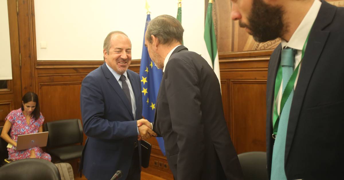 Comissão de Finanças dá parecer positivo a Santos Pereira para governador do Banco de Portugal, com abstenção do PS