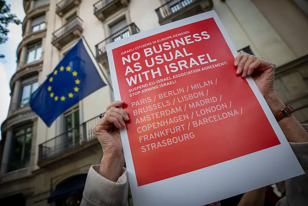 Israelitas a viver na Europa pedem a suspensão do Acordo de Associação entre Israel e UE, junto ao gabinete da Comissão Europeia em Barcelona