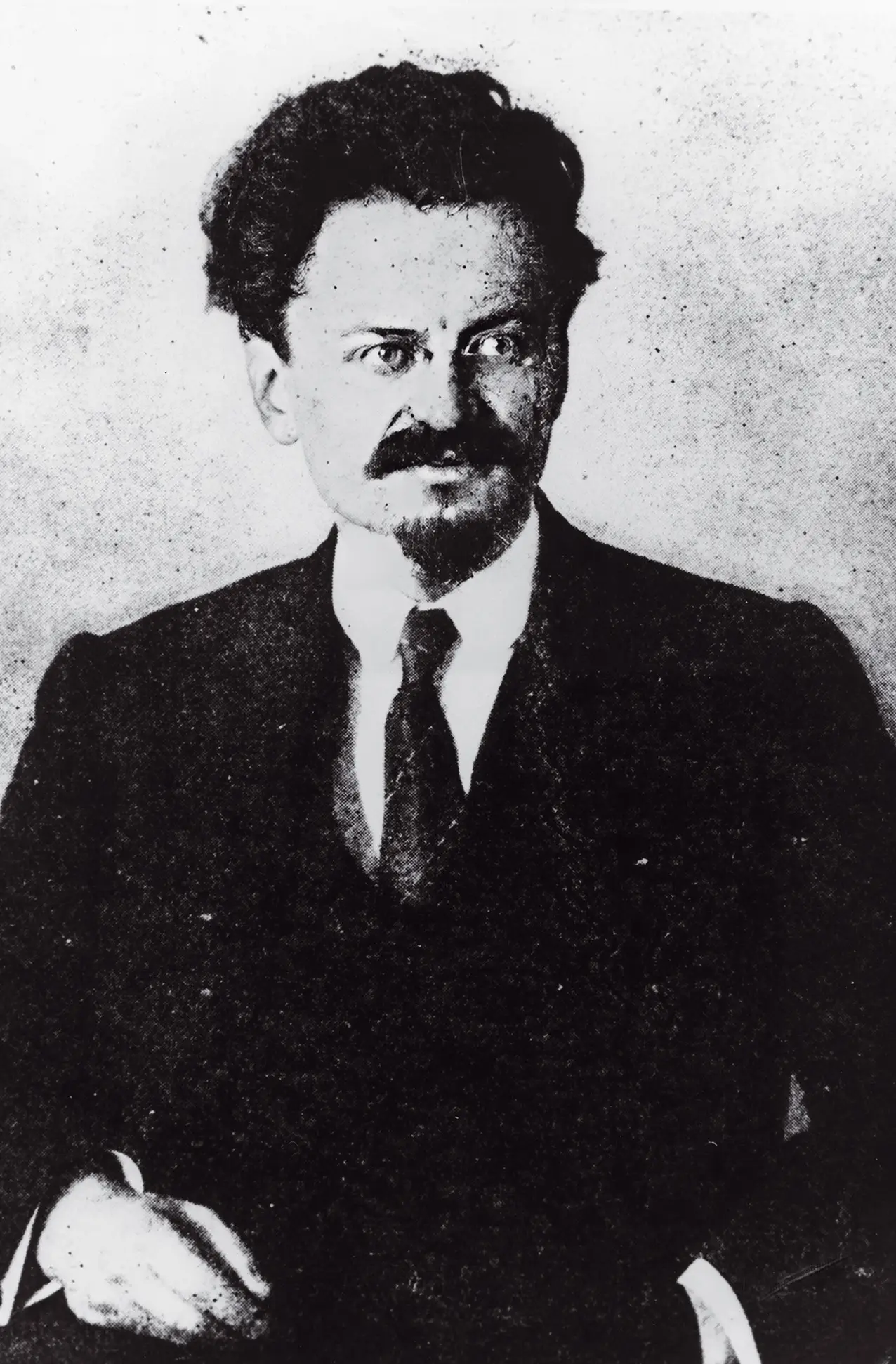Lev Trótsky escreveu esta autobiografia em 1930