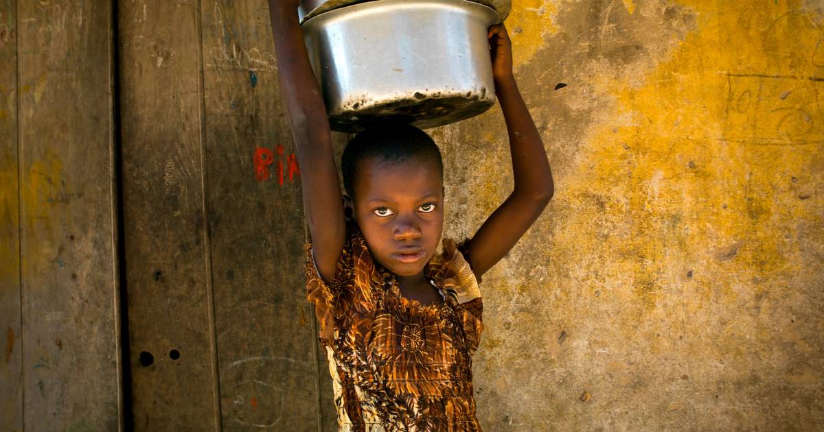 V severnem Mozambiku se več kot polovica deklet poroči pred 18. letom