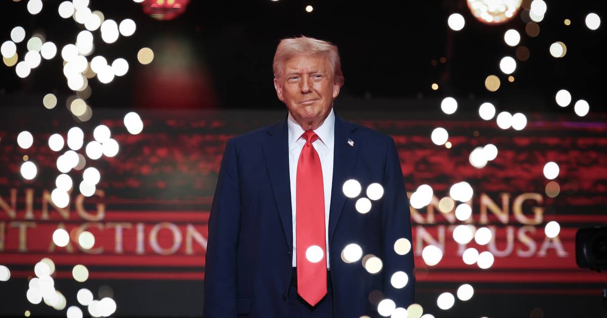 “Nunca vimos uma democracia rica deteriorar-se tão rapidamente”: Donald Moynihan explica o silêncio e a apatia social nos EUA de Trump