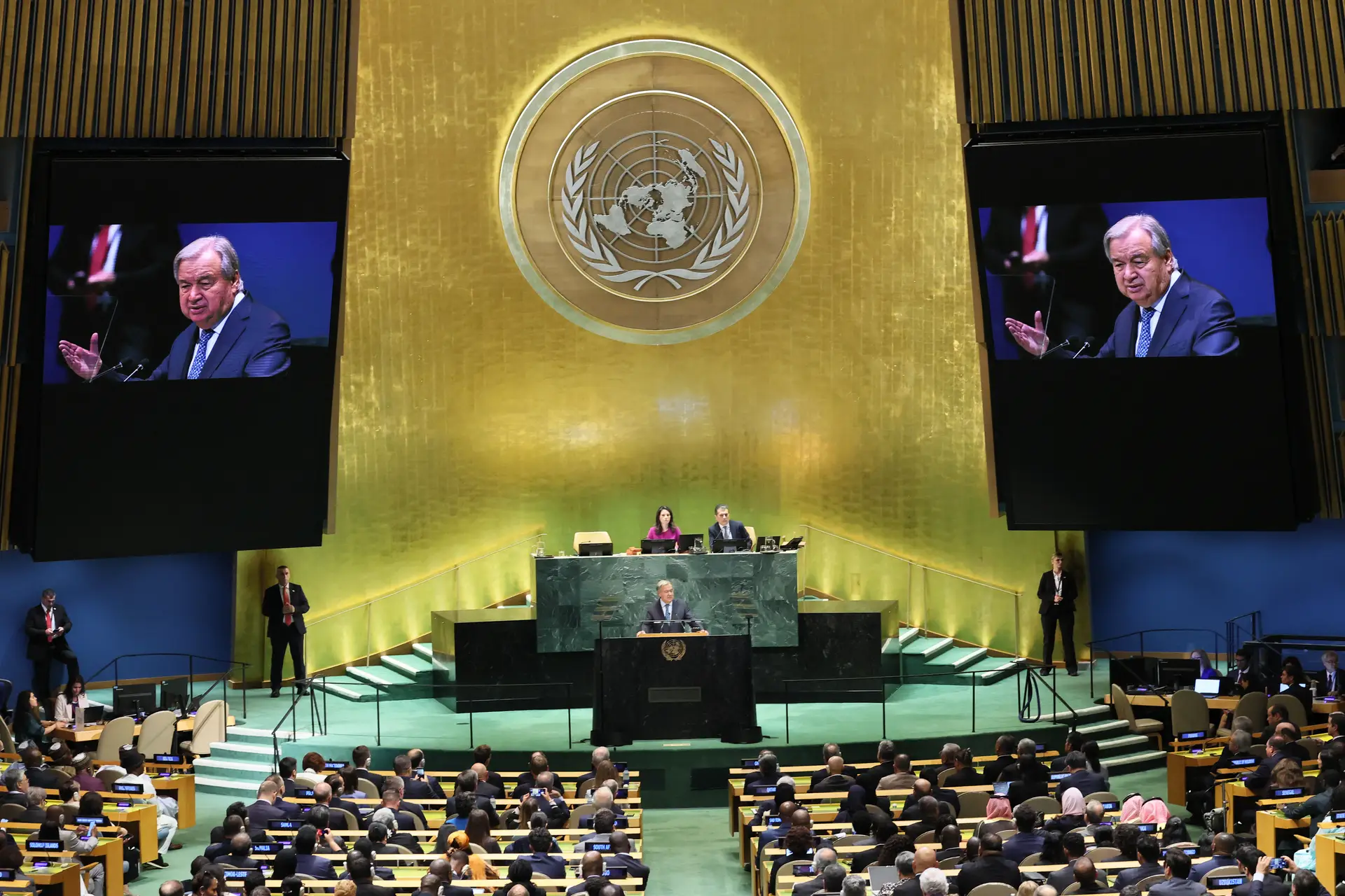 Serviços secretos dos EUA neutralizam rede clandestina que tinha 300 servidores e 100 mil SIM para destabilizar Assembleia-Geral da ONU
