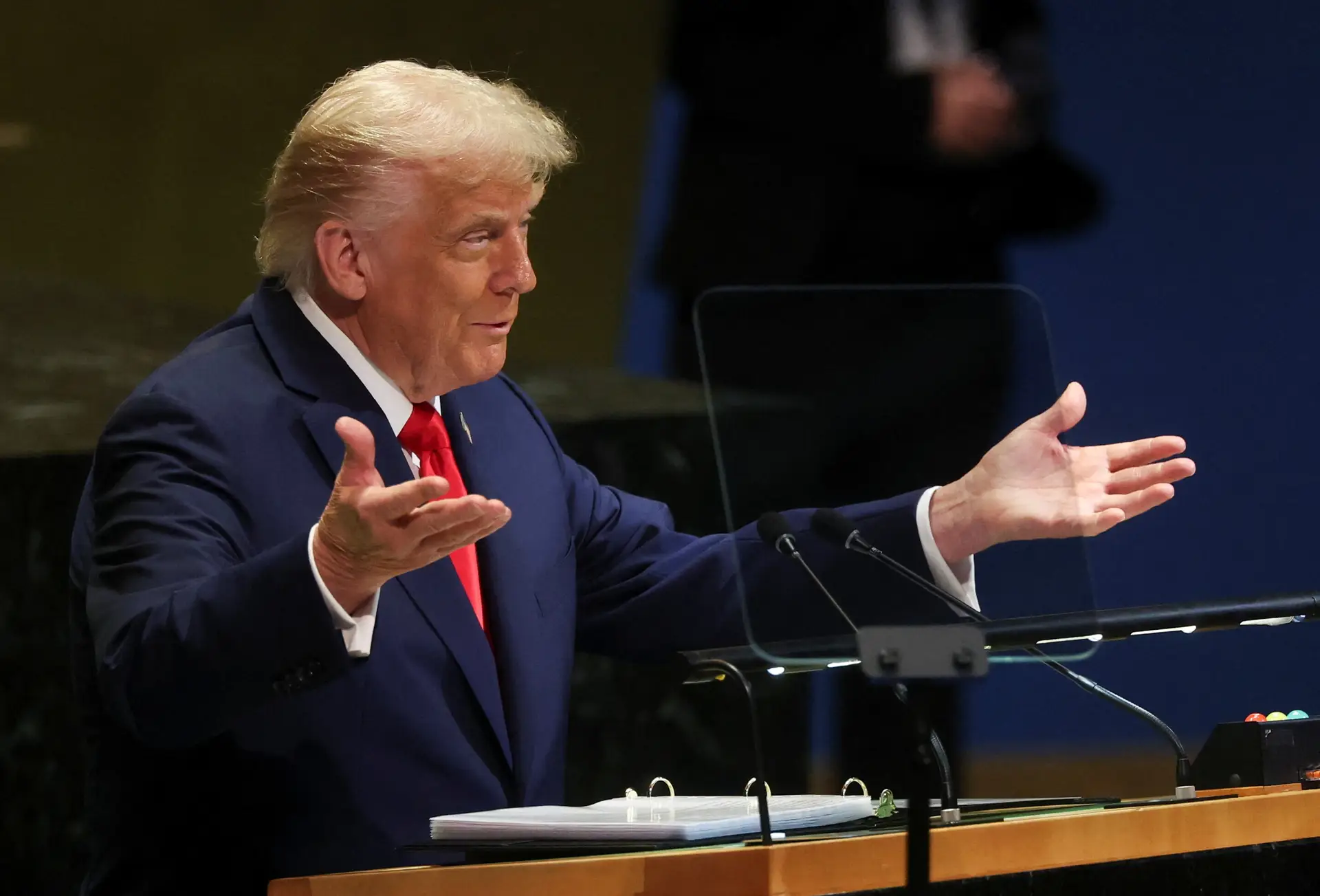 Trump chama à Rússia "tigre de papel" e diz que a Ucrânia pode recuperar todo o território conquistado por Moscovo