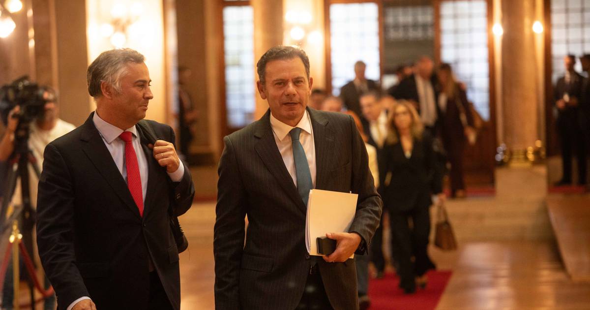 Debate quinzenal: Montenegro diz que "esta greve geral não faz sentido"