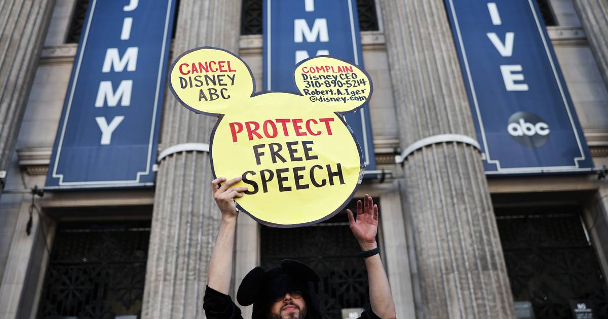 Jimmy Kimmel regressou aos ecrãs, mas “o manto intimidatório” está instalado: Trump quer "mudar a filosofia" dos EUA
