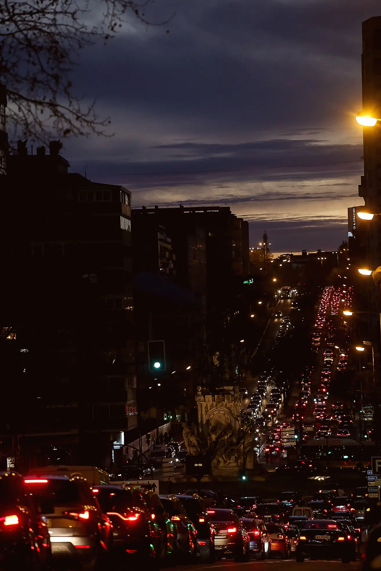 Aposta na mobilidade elétrica tem crescido, mas não resolve o congestionamento urbano