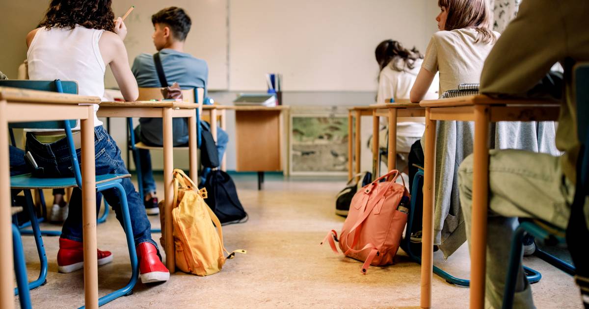 Cerca de 40% dos adolescentes apresentam sintomas de depressão e 12% estão em risco de adotar comportamentos suicidários