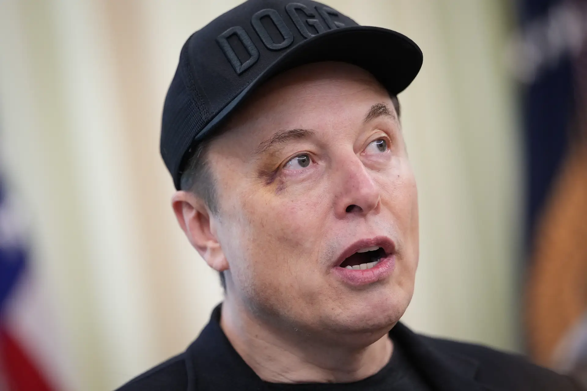 Elon Musk e príncipe Andrew referidos em novos documentos ligados a Jeffrey Epstein
