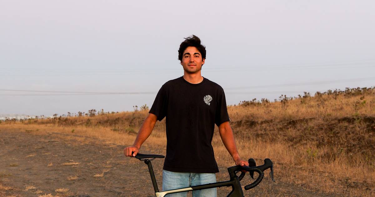 Duarte dá 'volta a Portugal' em bicicleta: jovem deixou trabalho de escritório para mostrar o país de norte a sul nas redes sociais