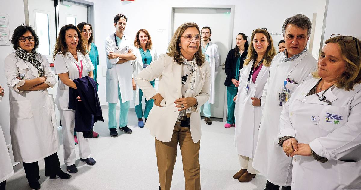 Médicos criticam novo modelo de urgências regionais: "perigo real de partos em ambulâncias"