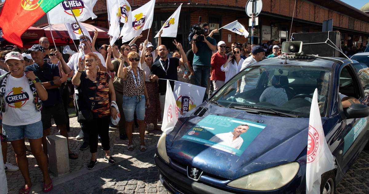 Todos os partidos foram dar ao Mercado de Olhão, onde PS fez prova de vida para contrariar visita-relâmpago de Ventura