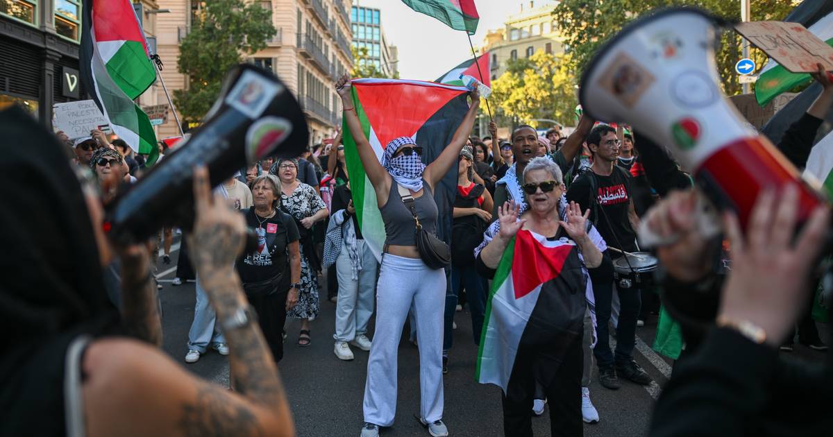 “Não é uma guerra, é um genocídio”: milhares manifestam-se a favor dos palestinianos em todo o mundo