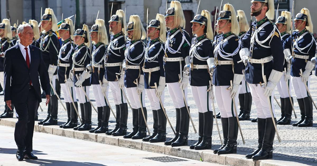"Precisamos de renovar o compromisso" com a Democracia e a República, diz Marcelo no 5 de outubro