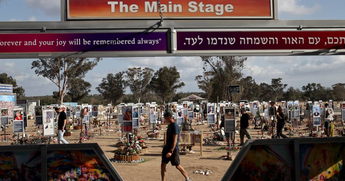 Israel diz que um dos três corpos entregues pelo Hamas não é de refém