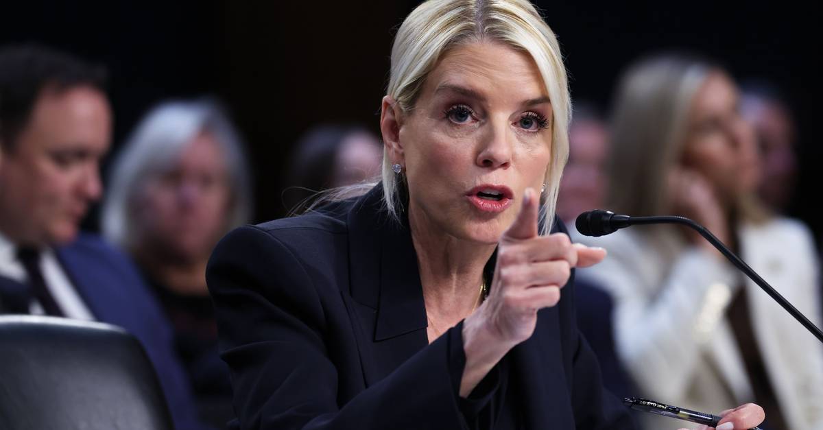 Procuradora-geral dos Estados Unidos intimada pelo Congresso a depor sobre caso Epstein