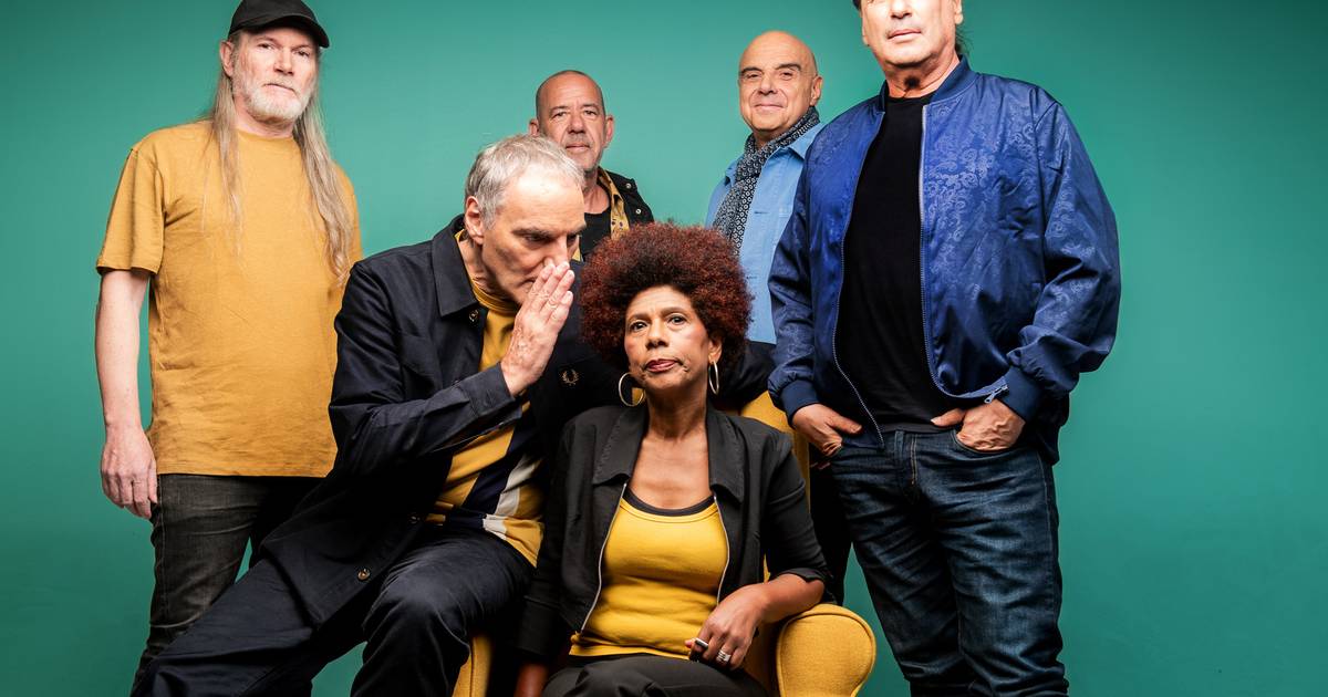 Delfins:  “Vou desmentir porque já ouvi bocas: não temos nada a ver com o desaparecimento do saxofone do latagão louro que tocava com a Tina Turner”