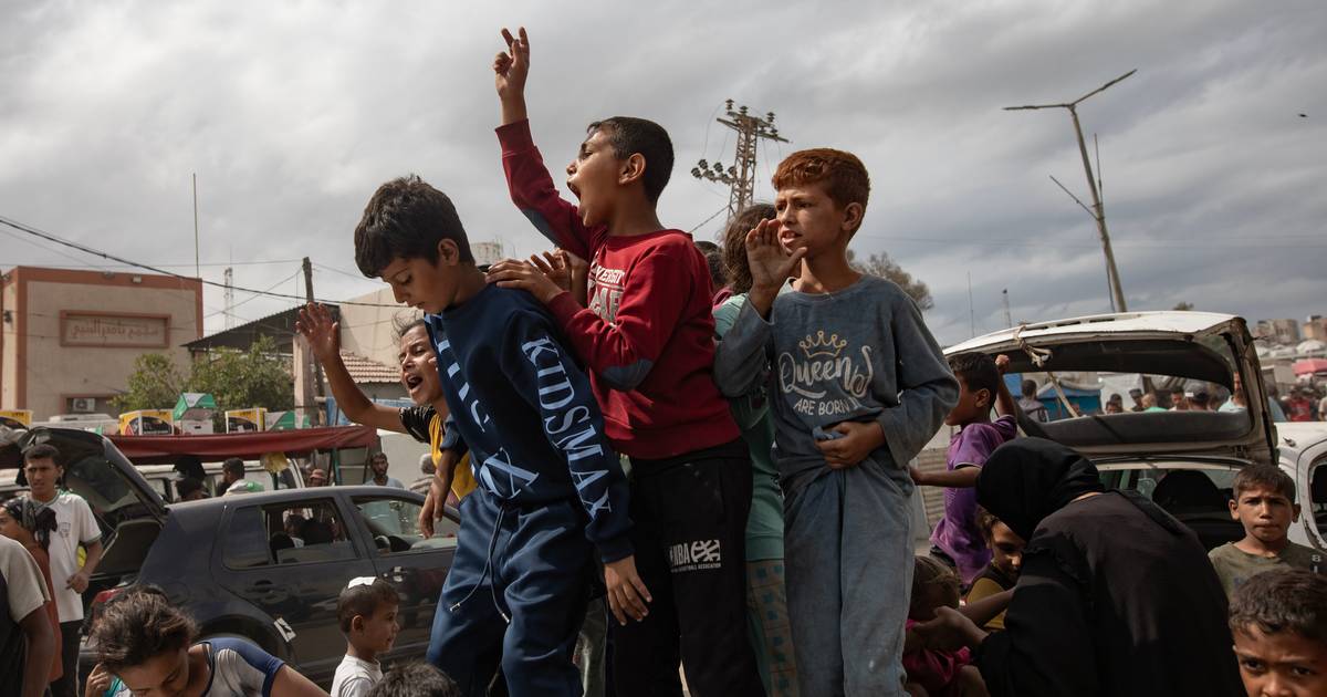 Palestinianos e israelitas festejam acordo de cessar-fogo