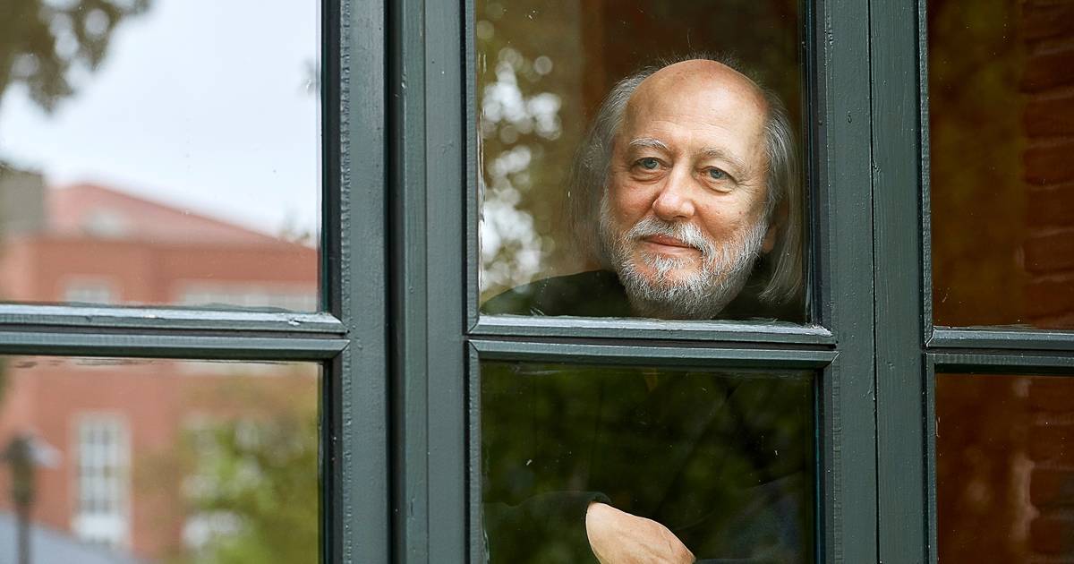 Nobel da Literatura László Krasznahorkai cancela presença no Fólio por motivos de saúde