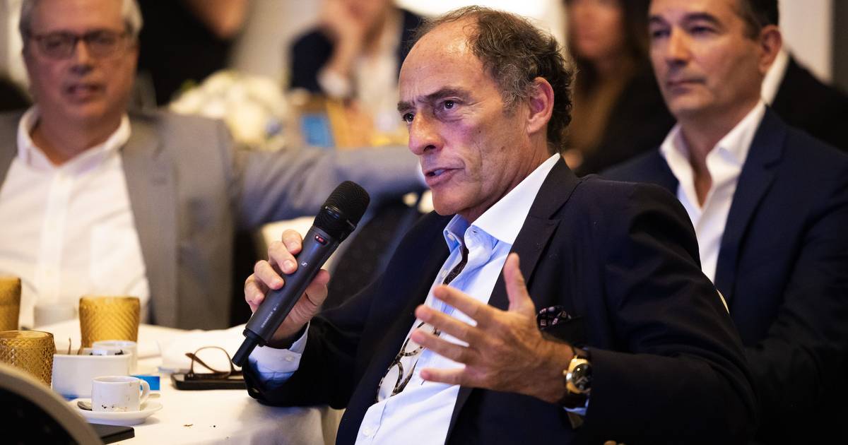 Com Portas fora da corrida, CDS decide orientação de voto nas presidenciais