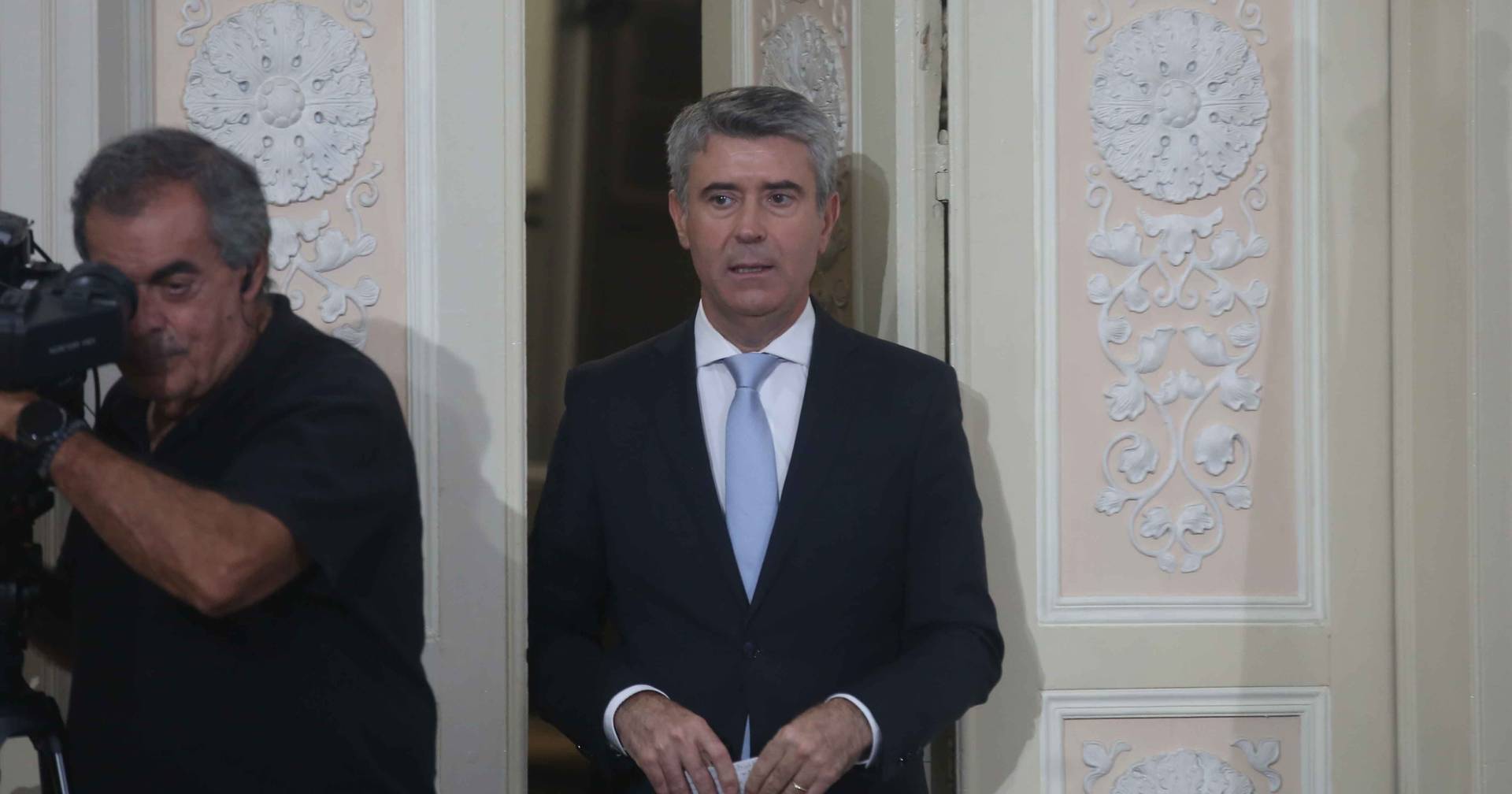 Carneiro critica “falta de humildade democrática” do Governo na concertação social