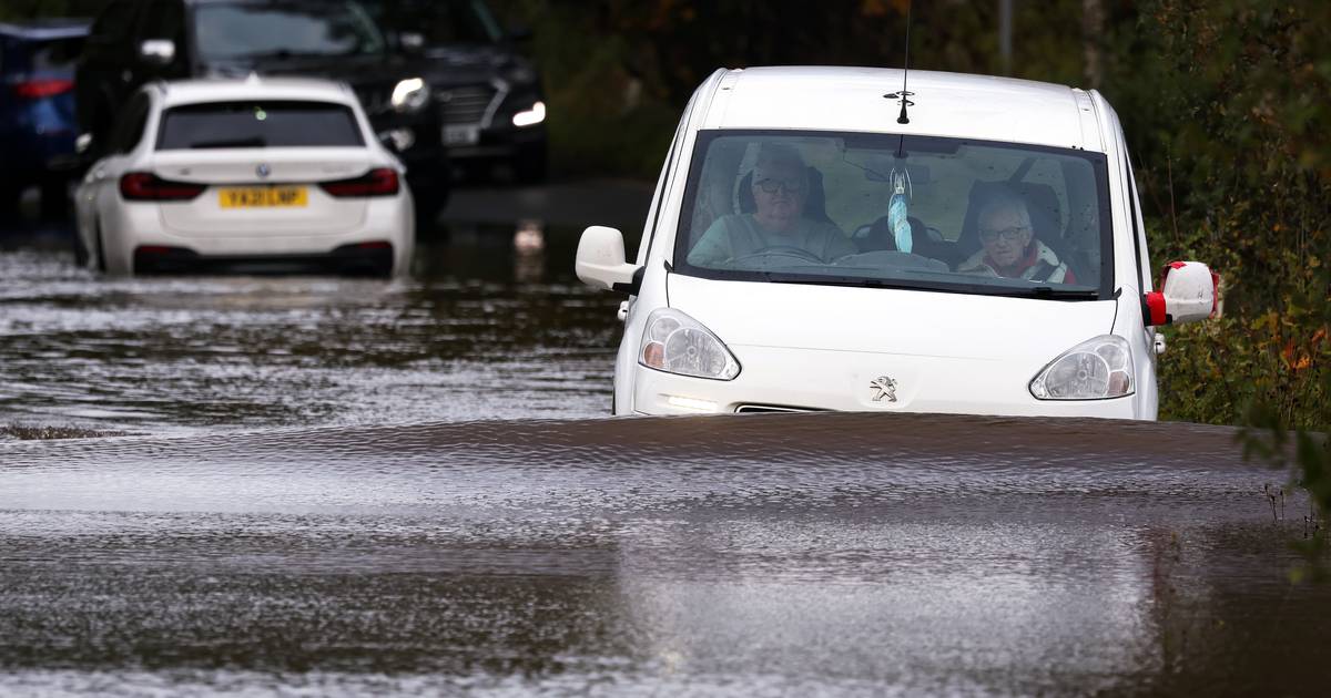 Crise climática eleva risco de inundações em milhões de casas no Reino Unido e ameaça seguros de habitações e empresas