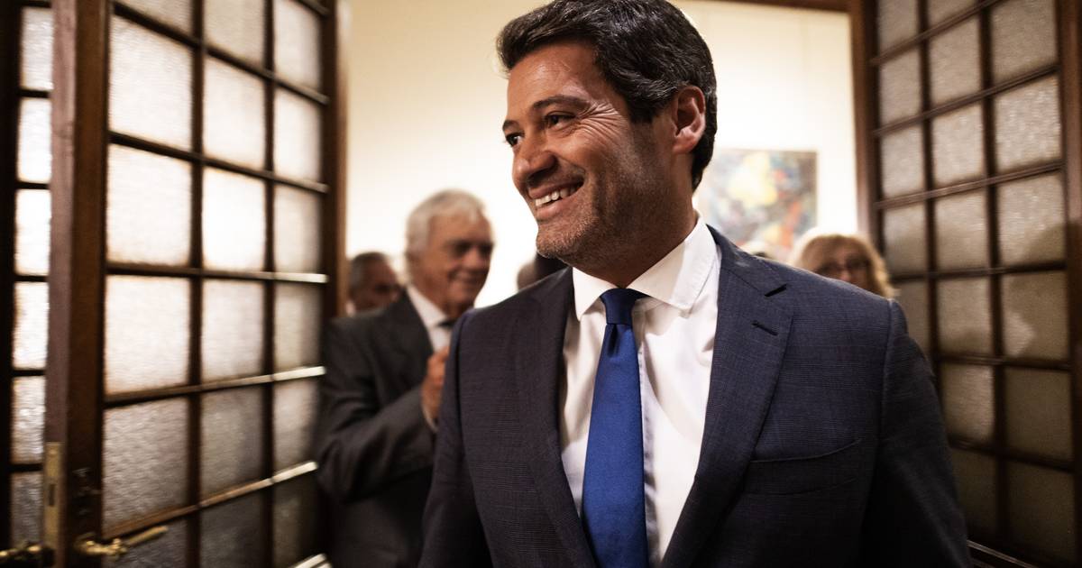"Este é o tipo de guerra cultural que temos que travar": Ventura quer "acabar com as burcas" e com os "privilégios dos ciganos"
